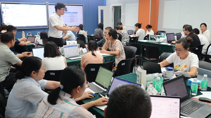 建造师培训报名代理公司，流程揭秘与注意事项