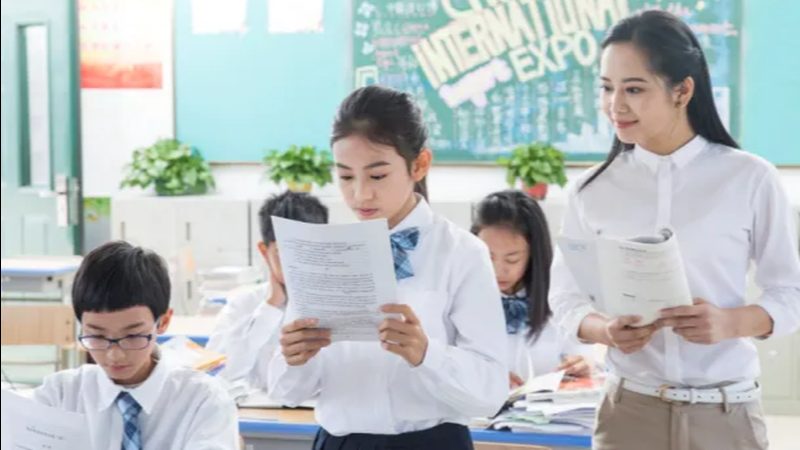 小标题：报名费，背后的成本考量
